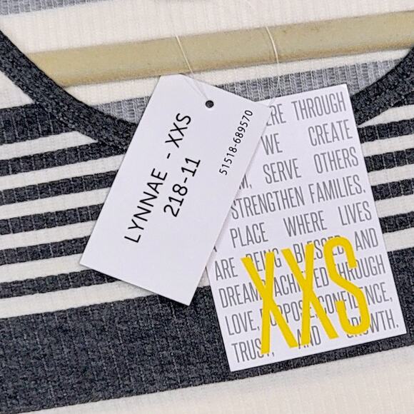 LuLaRoe Lynnae Long Sleeve Tee XXS Neutral White Grey Ribbed Minimalist Stripe T - Picture 3 of 9